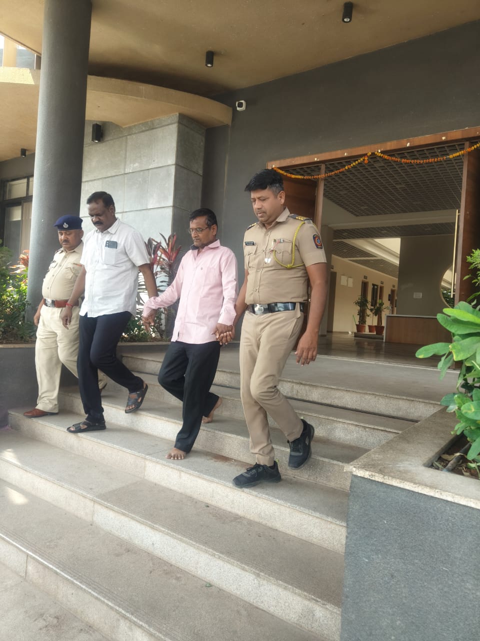 34 लाखांहून अधिक रकमेच्या आर्थिक फसवणुकीचा भंडाफोड — बारामती शहर पोलिसांची धडाकेबाज कारवाई