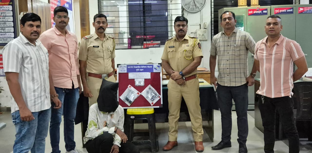 दोन गावठी बनावटीचे कट्टे व काडतुसे जप्त करून आरोपीस केले जेरबंद